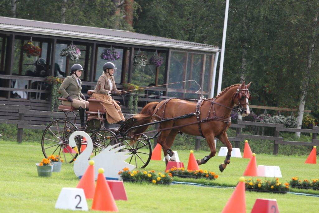 Eveliina Koivula and Raisa Takkinen leading Nordic Driving Challenge before final in Tagadi